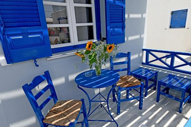 Lunar Santorini Inn