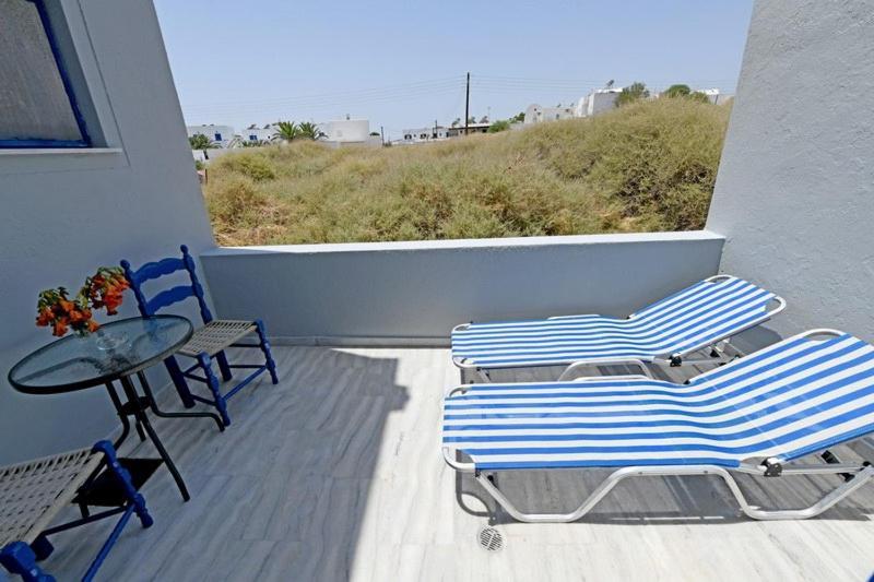 Lunar Santorini * Perissa (Santorini)