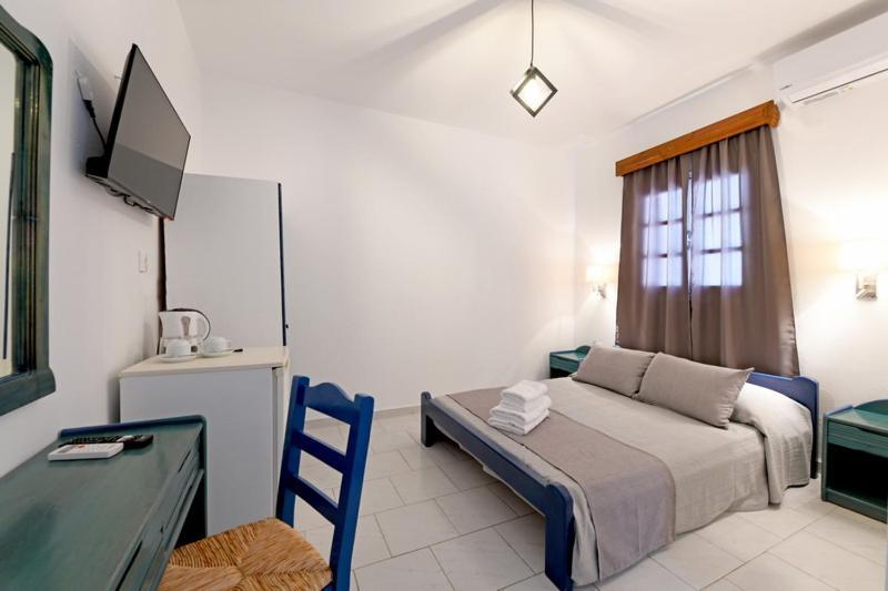 Lunar Santorini Inn *
