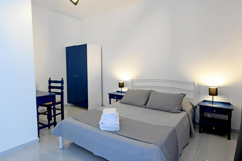 Lunar Santorini * Perissa (Santorini)