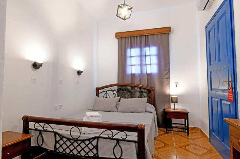 Inn Lunar Santorini Perissa (Santorini)
