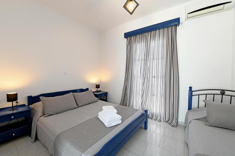 Lunar Santorini Perissa (Santorini)