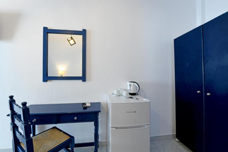 Lunar Santorini Inn Perissa (Santorini)