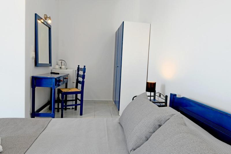 Inn Lunar Santorini